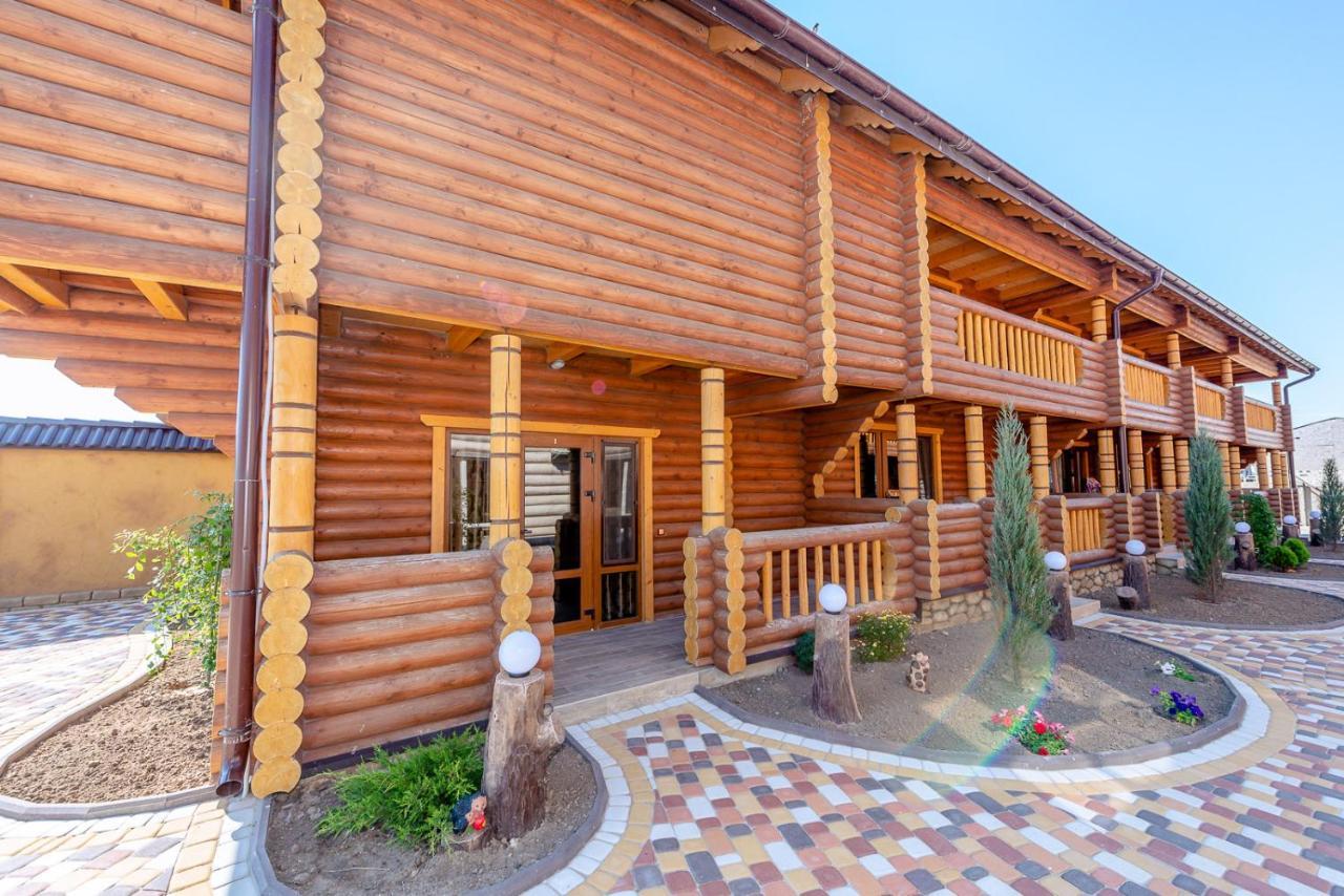 Пегас Hotel Zaliznyy Port Exterior photo