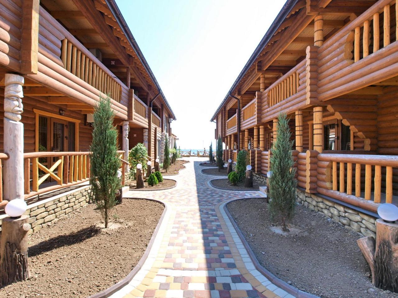Пегас Hotel Zaliznyy Port Exterior photo