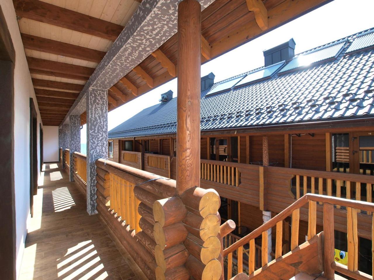 Пегас Hotel Zaliznyy Port Exterior photo